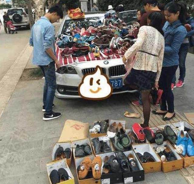 大学生租保时捷在路边摆地摊,每天收入几千,租金才几百
